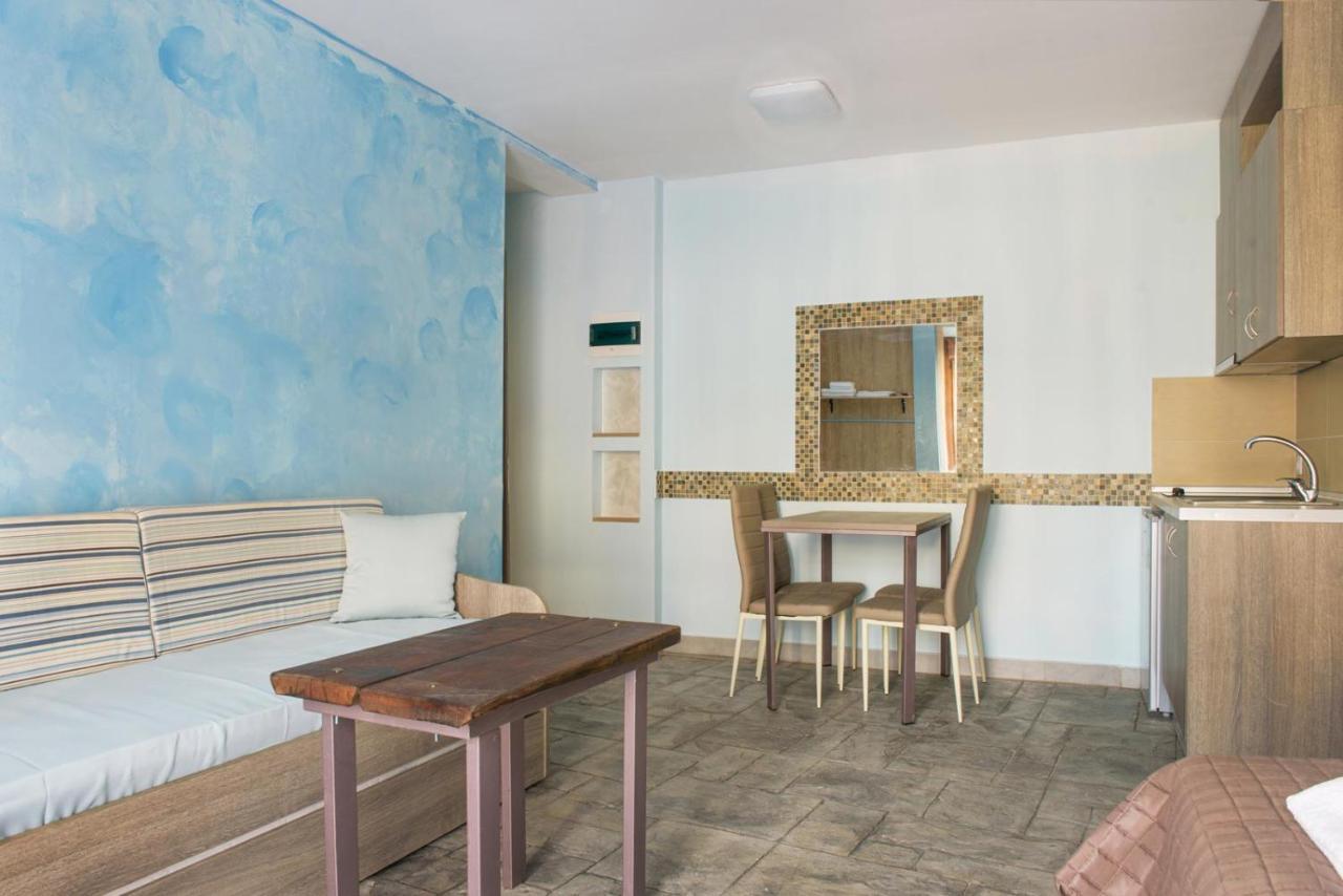 לריסוס 3D Iliadis Suites מראה חיצוני תמונה